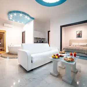 tiffanys-luxury-resort.hotels-amalfi.com/