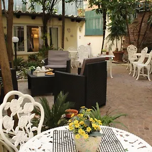 Bed & Breakfast Domus Dea, Roma