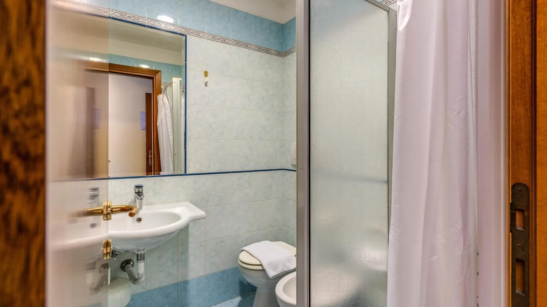 Grace Inn Guesthouse 로마 0*,